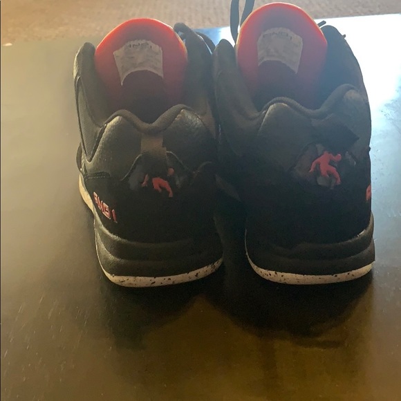 And 1 Jordan shoes - Picture 3 of 4